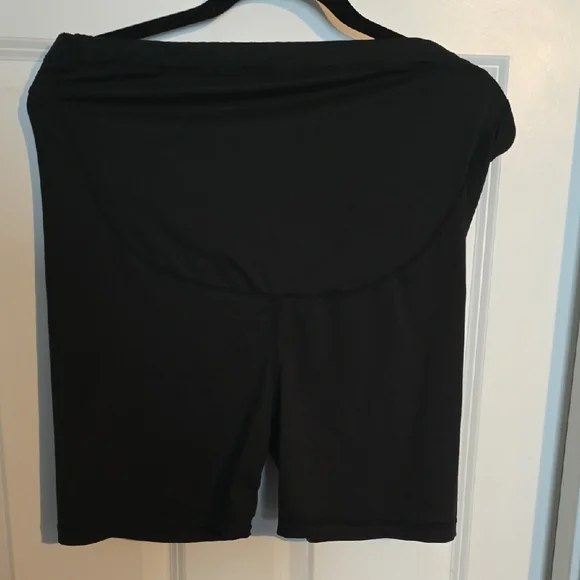 Black Maternity Biker Shorts - Picture 1 of 3
